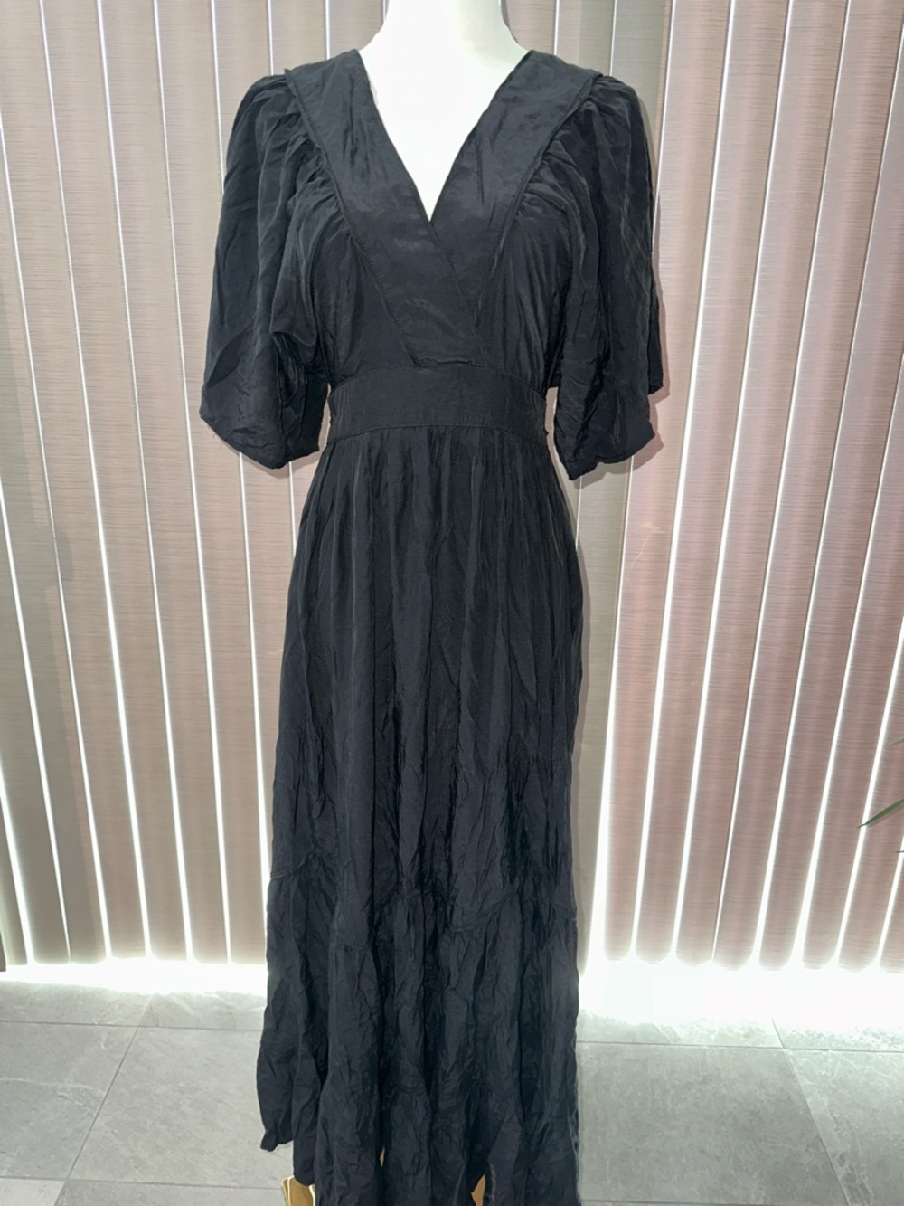 Elegant Black V-Neck Maxi Dress